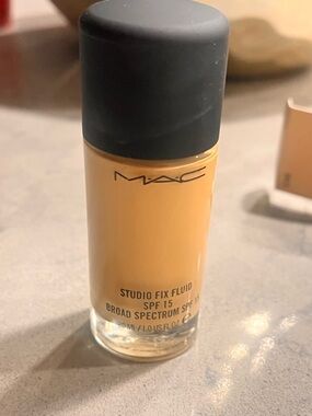 ORIGINAL FORMULA - MAC Cosmetics Studio Fix Fluid Liquid Foundation